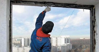 Демонтаж остекления балкона в Тынде - цена от 579 руб. - Сварной-Тнд